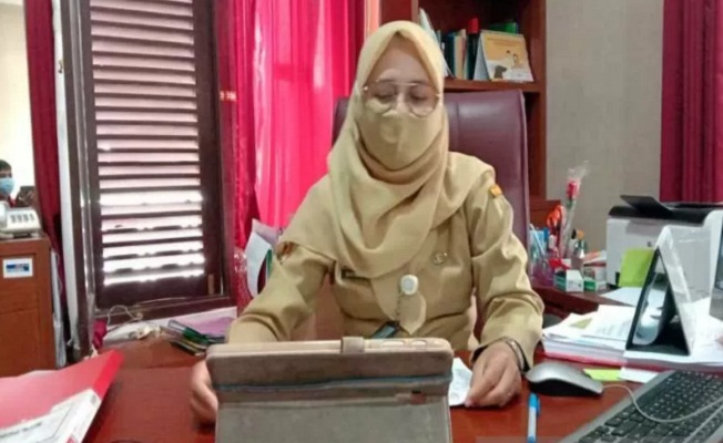 Kepala Dinas Kesehatan Kabupaten Boyolali Ratri S Survivalina saat memberikan keterangan perkembangan kasus COVID-19 di Boyolali.