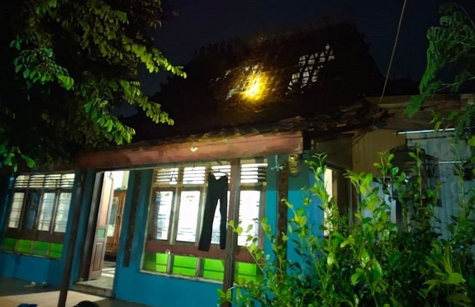 genteng-rumah-salah-satu-warga-di-desa-setrokalangan-kecamat-qxbm